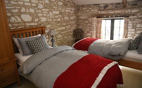 The Stable Loft, Llwynhelig Manor